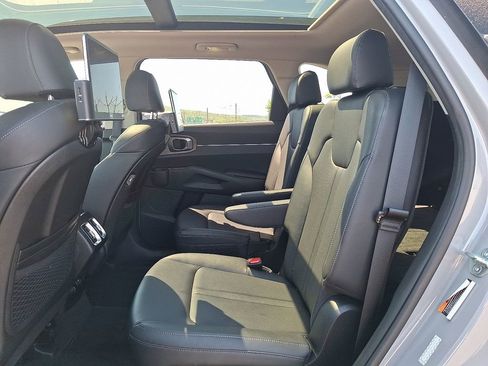 Certified 2023 Kia Sorento X-Line EX AWD/4WD image 11