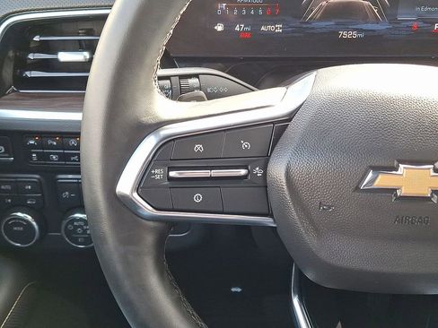 Used 2025 Chevrolet Suburban Premier image 21