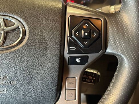 Used 2021 Toyota 4Runner SR5 AWD/4WD image 12