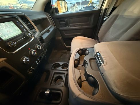 Used 2018 RAM 3500 Tradesman w/ Chrome Appearance Group image 16