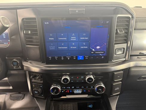 Used 2025 Ford F250 Lariat AWD/4WD image 21