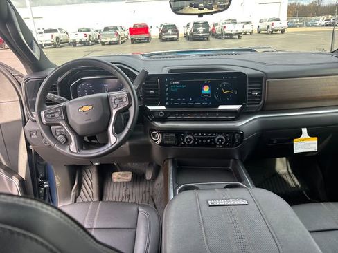 Used 2025 Chevrolet Silverado 3500 High Country w/ High Country Premium Package image 12