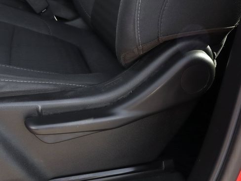 Used 2020 Chevrolet Silverado 1500 LT image 15