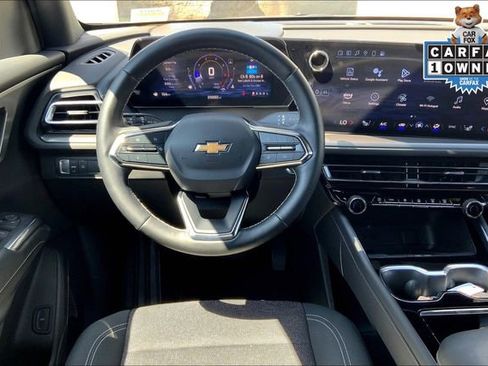 Used 2024 Chevrolet Traverse LT image 5