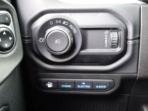 Used 2024 Jeep Wrangler Unlimited Sahara image 30