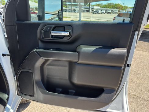 Used 2024 GMC Sierra 2500 Pro w/ Convenience Package image 15