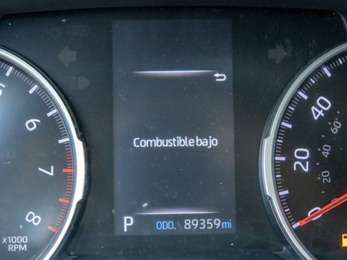 Used 2022 Toyota RAV4 LE image 33