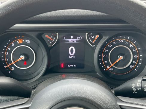 Used 2024 Jeep Wrangler Sport image 26