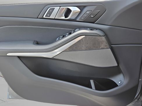 New 2026 BMW X5 xDrive50e w/ Executive Package image 35