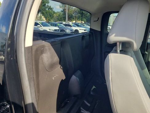 Used 2018 Chevrolet Colorado 2WD Extended Cab image 2