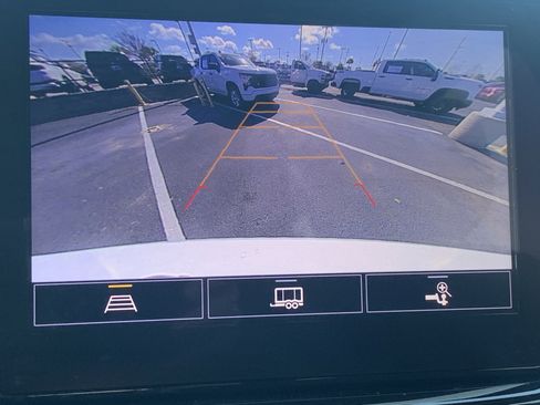 Used 2023 Chevrolet Traverse LT image 36