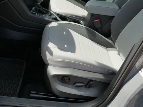 Certified 2023 Volkswagen Taos SE w/ Panoramic Sunroof Package AWD/4WD image 14