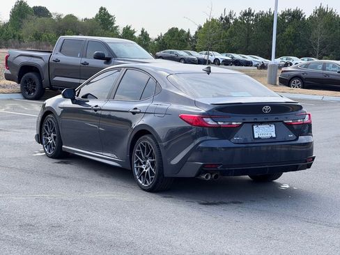 Used 2025 Toyota Camry SE w/ Convenience Package image 21