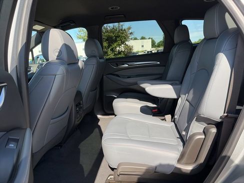 Used 2024 Buick Enclave Premium AWD/4WD image 46