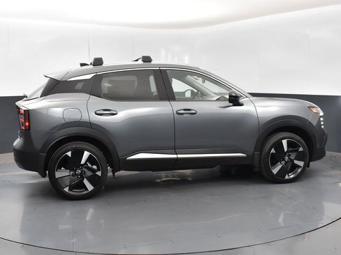 New 2026 Nissan Kicks SR w/ Cold Weather Package AWD/4WD image 8