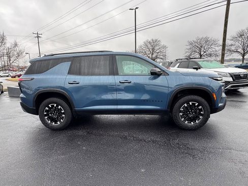 Used 2024 Chevrolet Traverse Z71 image 2