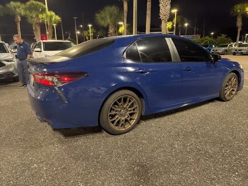 Used 2023 Toyota Camry SE image 5