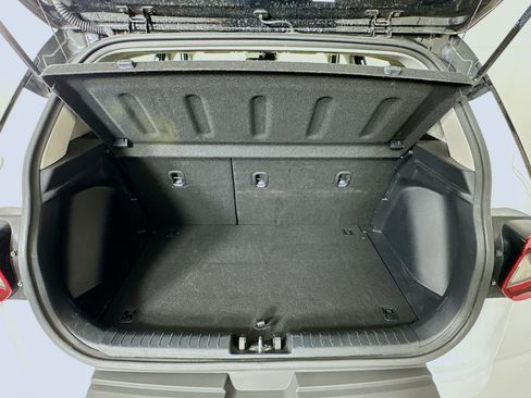 Used 2025 Hyundai Venue Limited image 28