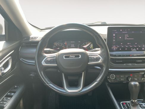 Used 2022 Jeep Compass Trailhawk w/ Trailhawk Convenience Group AWD/4WD image 12