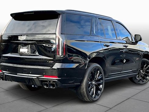 Used 2025 Cadillac Escalade V w/ LPO, ONYX Package image 12
