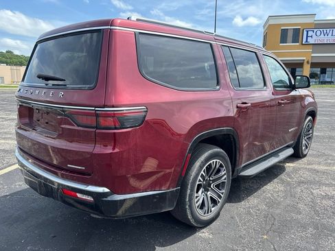 Used 2022 Jeep Wagoneer Series III w/ Flexible Seating Group AWD/4WD image 5