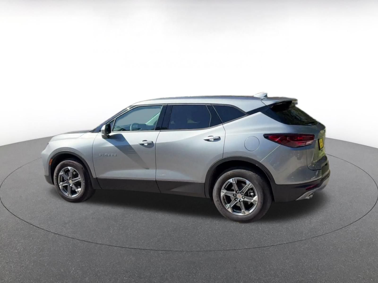 Used 2026 Chevrolet Blazer LT FWD image 9