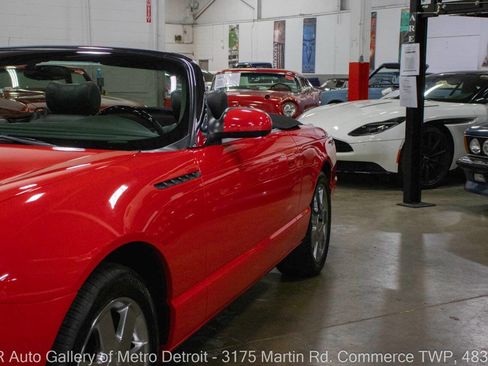 Used 2002 Ford Thunderbird Deluxe image 23