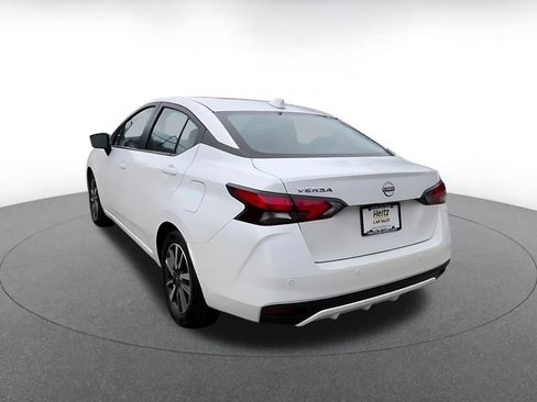 Used 2025 Nissan Versa SV image 11