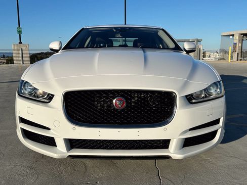 Used 2017 Jaguar XE Premium RWD image 2