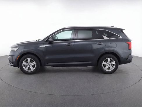 Used 2023 Kia Sorento LX FWD image 5