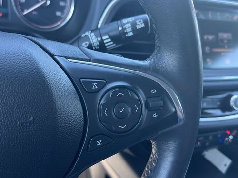 Used 2019 Buick Enclave Essence AWD/4WD image 12