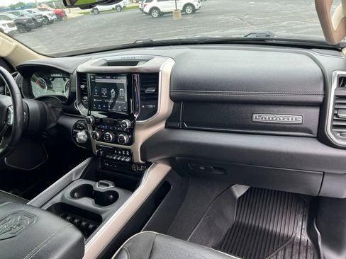 Used 2019 RAM 1500 Laramie AWD/4WD image 37
