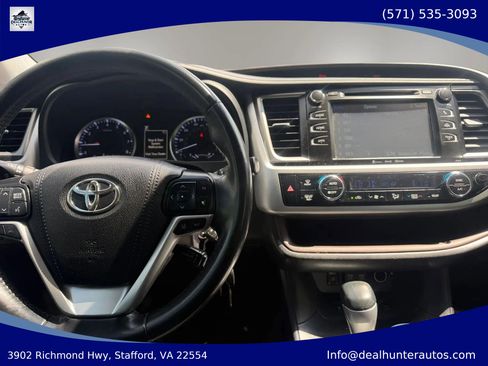 Used 2019 Toyota Highlander Plus AWD/4WD image 28