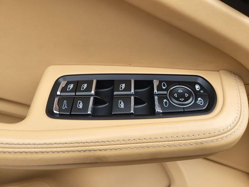 Used 2017 Porsche Macan S AWD/4WD image 11