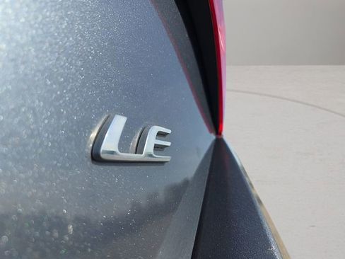 Used 2015 Toyota Corolla LE image 16