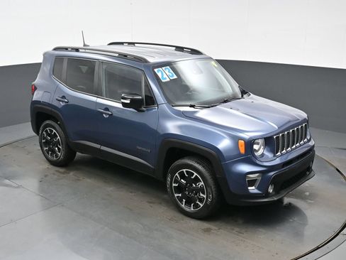 Used 2023 Jeep Renegade Latitude AWD/4WD image 40