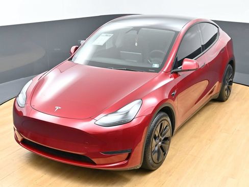 Used 2024 Tesla Model Y Long Range RWD image 45