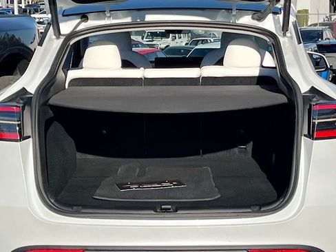 Used 2023 Tesla Model Y Long Range image 24