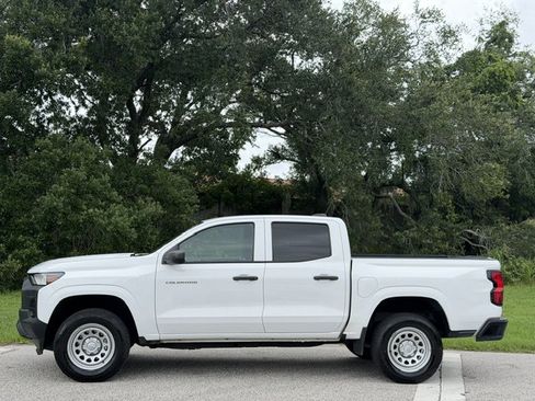 Used 2023 Chevrolet Colorado W/T RWD image 2