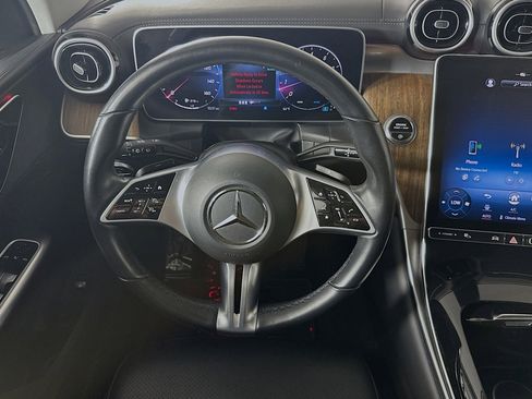 Used 2023 Mercedes-Benz GLC 300 image 5
