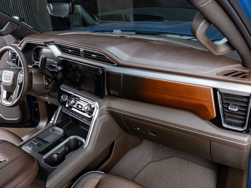 Used 2025 GMC Sierra 2500 Denali w/ Denali Reserve Package image 18