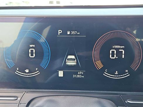 Certified 2025 Hyundai Kona SEL image 32