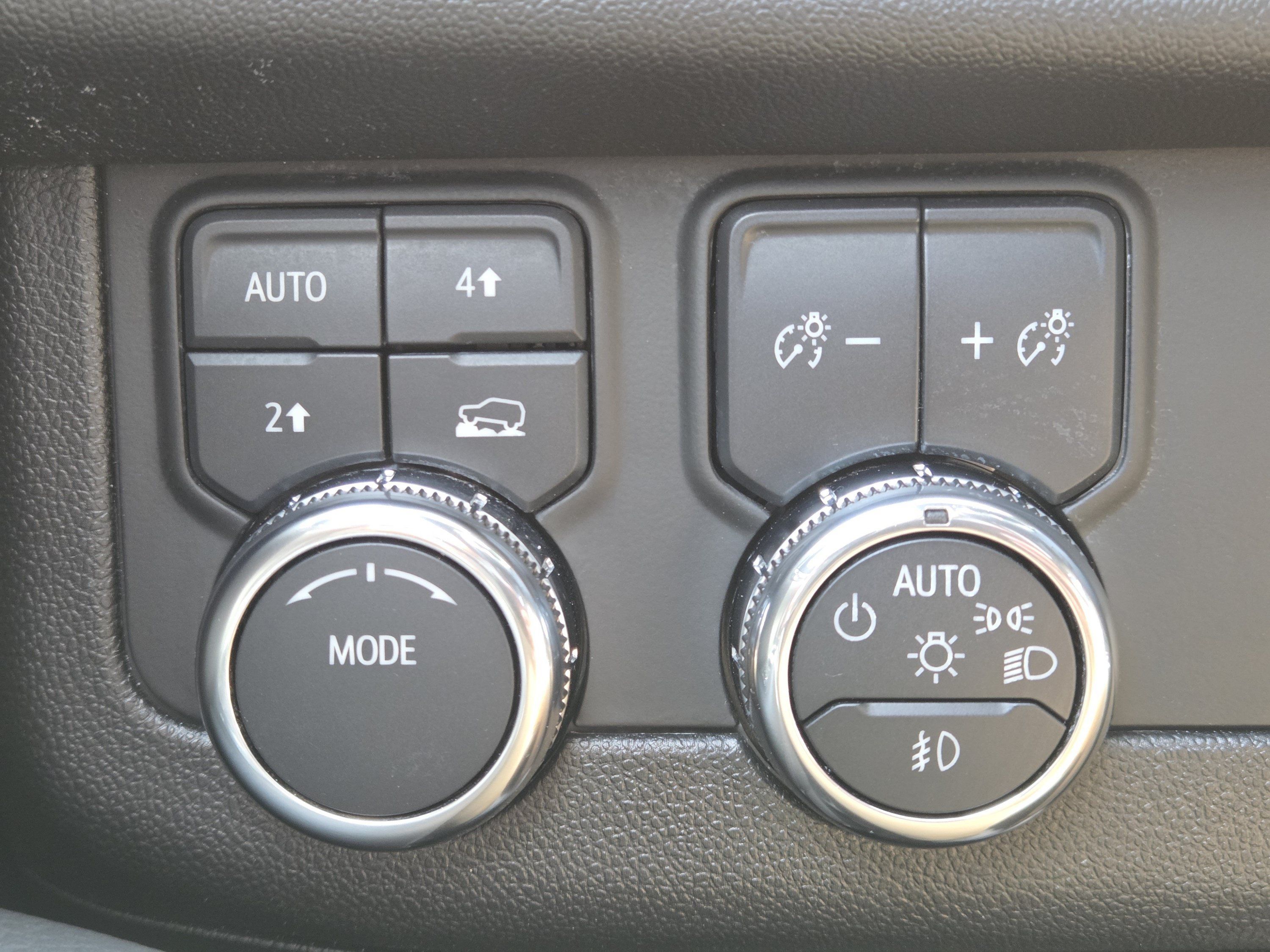 Used 2025 GMC Yukon Denali AWD/4WD image 10