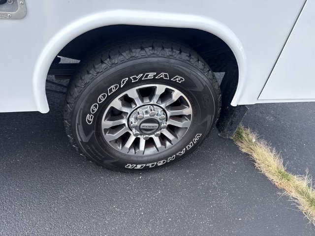 Used 2020 Ford F350 Lariat w/ Lariat Value Package AWD/4WD image 13