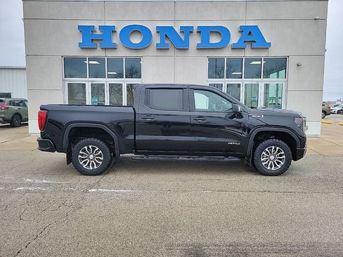 Used 2023 GMC Sierra 1500 AT4 w/ Technology Package image 4