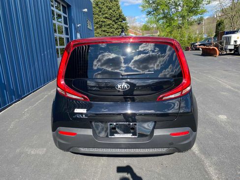 Used 2021 Kia Soul LX FWD image 12