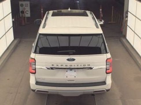 Used 2024 Ford Expedition Limited AWD/4WD image 7