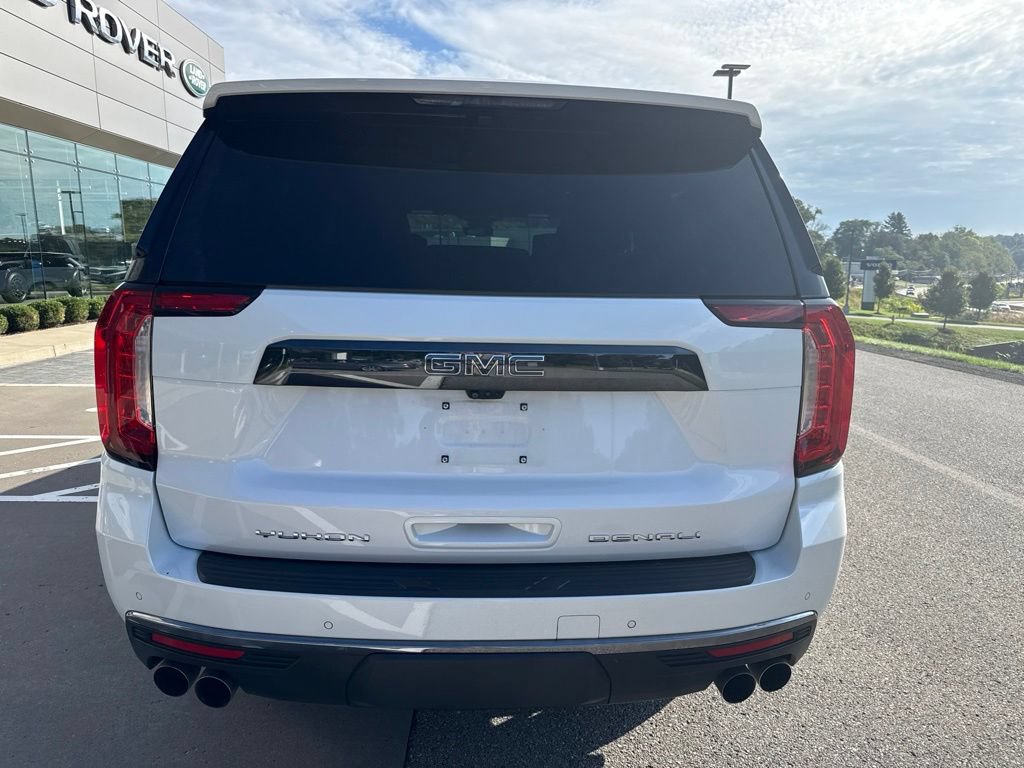 Used 2023 GMC Yukon XL Denali Ultimate AWD/4WD image 8
