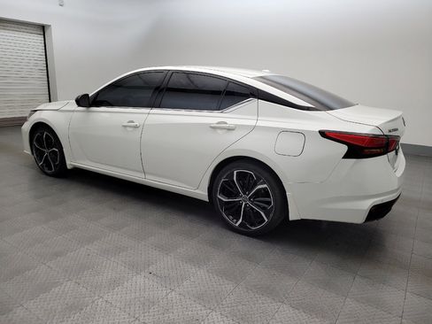 Used 2024 Nissan Altima 2.5 SR w/ SR Premium Package FWD image 3