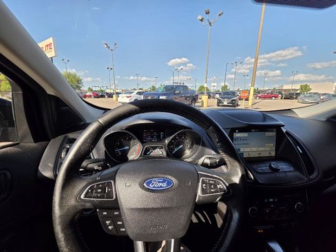 Used 2019 Ford Escape SE FWD image 25